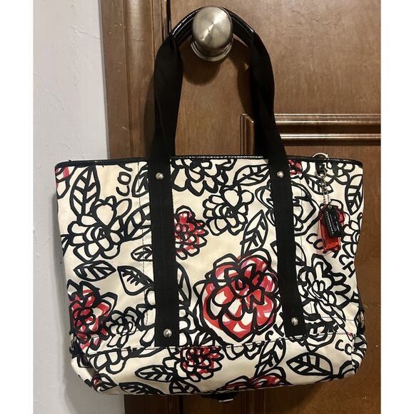Coach Tote Bag - Poppy Daisy Floral Graffiti Kyra B1120-F16914 With Dust Bag - Picture 1 of 16
